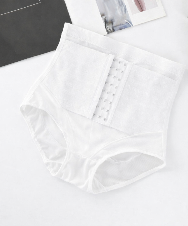 Culotte avec agrafes